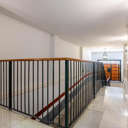 Amplisimo Apartamento De Diseno Nuevo En El Corazon De Triana, Parking Included Seville Exterior photo