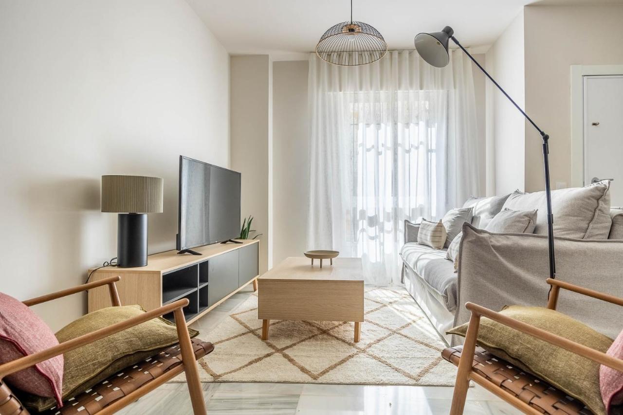 Amplisimo De Diseno Nuevo En El Corazon De Triana, Parking Included Appartamento Siviglia