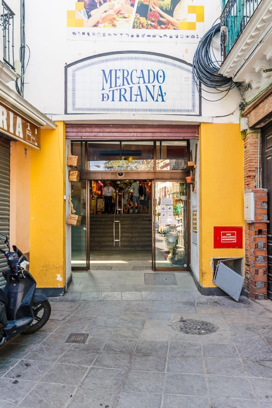 Amplisimo De Diseno Nuevo En El Corazon De Triana, Parking Included Appartamento *